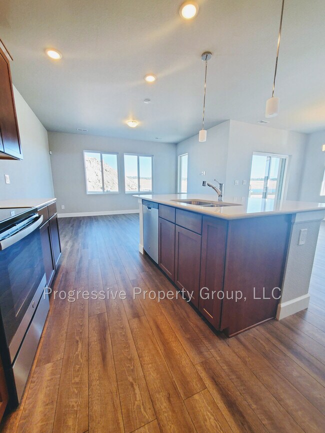 Building Photo - 10153 Germander Grove