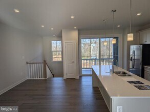 Building Photo - 4903 Dunhaven Dr