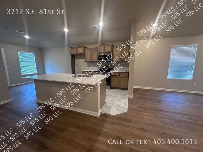 Building Photo - 3712 SE 81st St