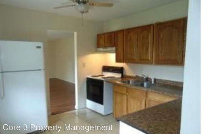 Building Photo - 3 br, 1 bath House - 1832 Greentree