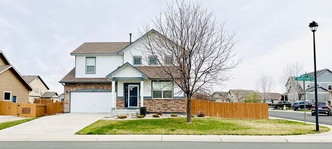 Building Photo - Lovely 3 Bedroom, 2.5 Bathroom Home