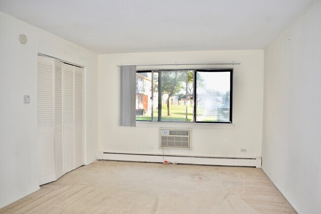 Building Photo - 912 Ridge Square