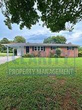 Building Photo - 4009 Sycamore Dr NW