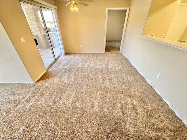 Foto del edificio - 2300 E Silverado Ranch Blvd
