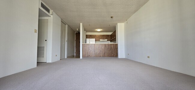 Building Photo - 1717 Mott-Smith Dr