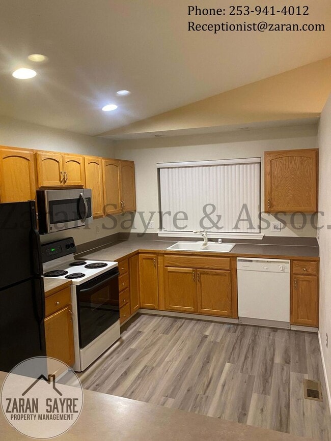 Building Photo - 109- Lovely home on Tacoma's Eastside!
