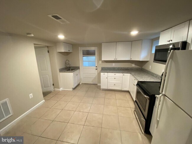 Foto del edificio - 265 Butler Rd