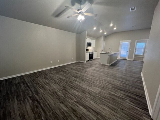 Foto del edificio - For Lease - 1318 Lantana - Odessa, TX