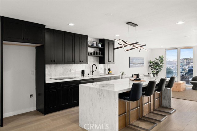 Foto del edificio - 16435 Harbour Ln