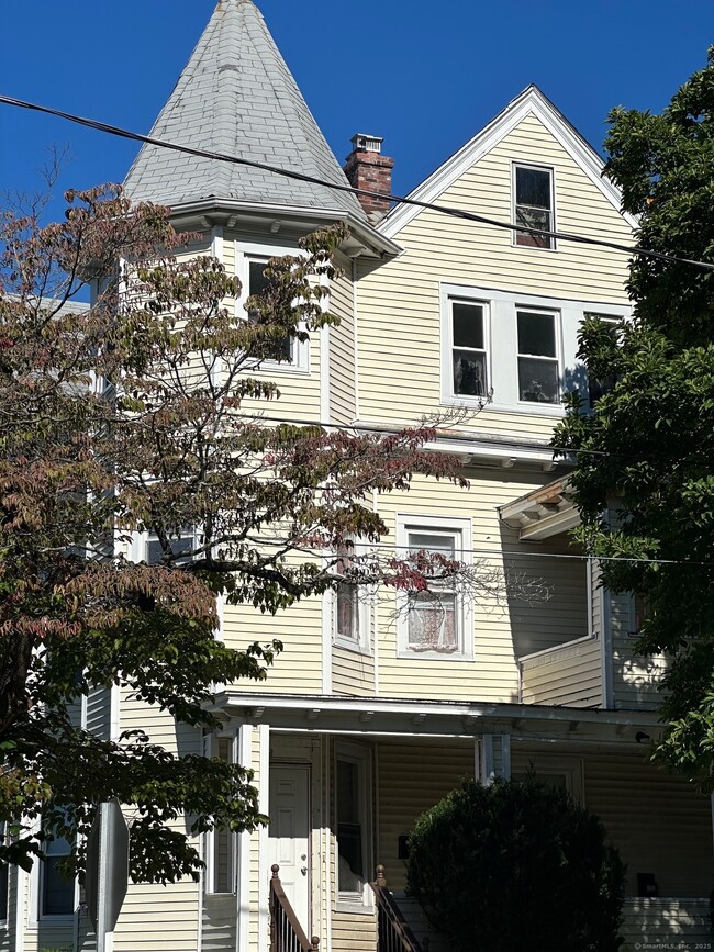 Building Photo - 43-45-45 May St