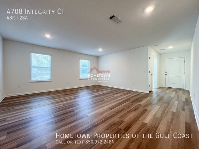 Building Photo - Charming 4 bedroom home!