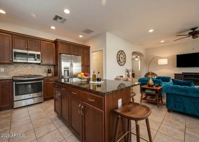 Foto del edificio - 16794 W Coronado Rd