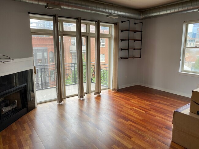 Foto del edificio - 1155 W Madison St