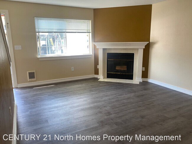 Building Photo - 2 br, 1.5 bath House - 412 Center Rd #D8
