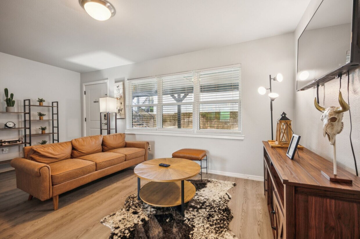 Foto principal - 8900 Park Ln