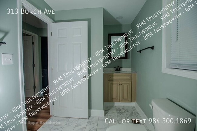 Foto del edificio - 313 Burch Ave