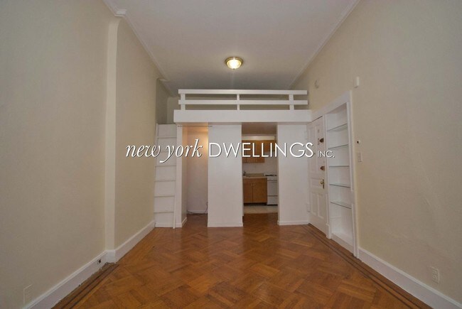 Building Photo - 606 2nd St