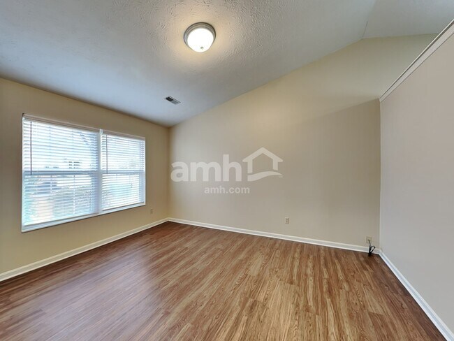 Foto del edificio - 51 Clearview Lane