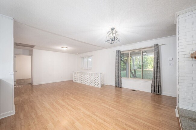 Foto del edificio - Secluded 4 Bed home near Concord Mills