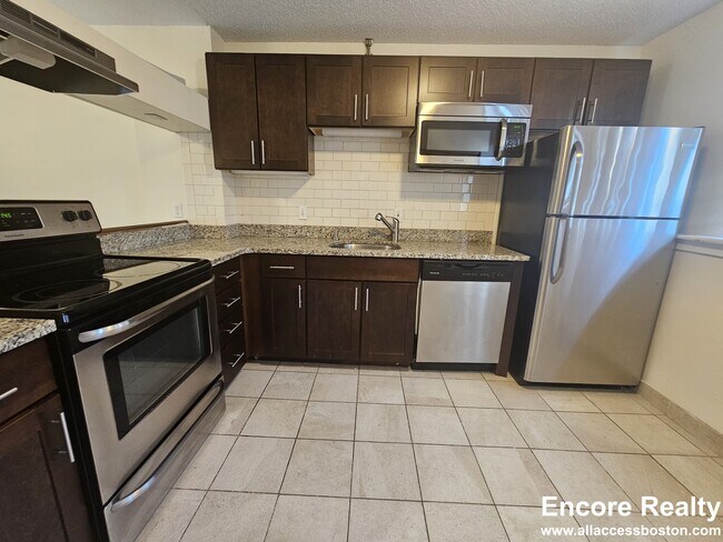 Foto del edificio - 150 North Beacon St