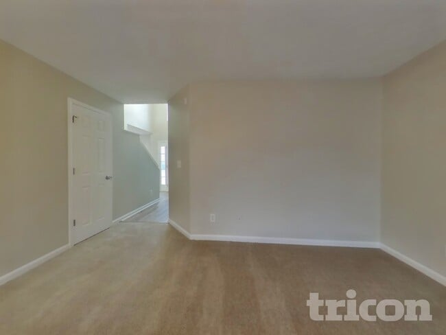 Building Photo - 1008 Carriage Trace Cir