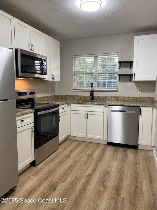 Foto del edificio - 265 Benchor Rd NW