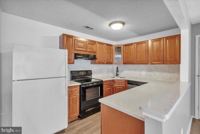 Foto del edificio - 5512B Aberdeen Dr