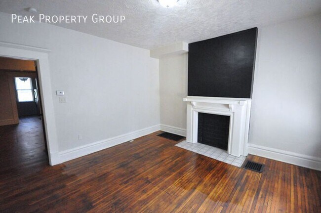 Building Photo - 204 E 9th Ave