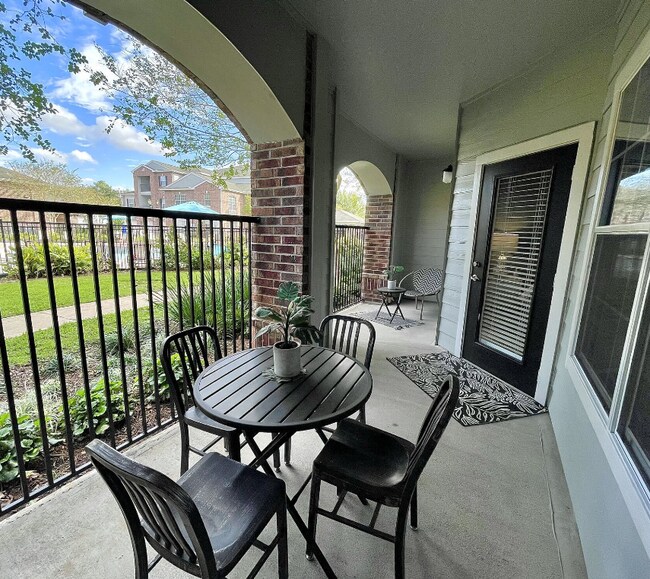 Building Photo - 1766 S Park View Dr