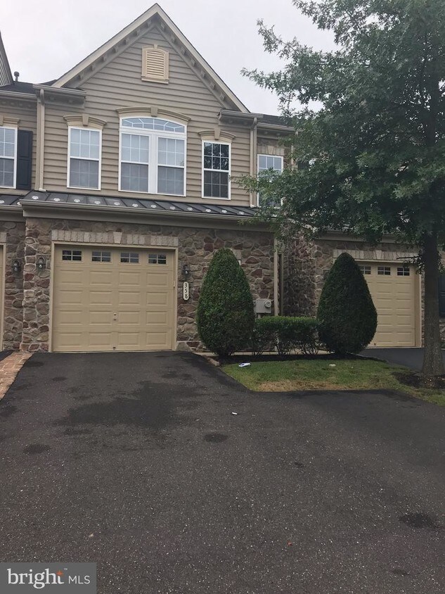 358 Village Way, Chalfont, PA 18914 Townhome Rentals in Chalfont PA