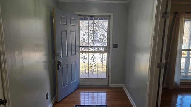 Building Photo - 4 Bedroom