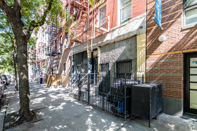 Building Photo - 311 E 105th St