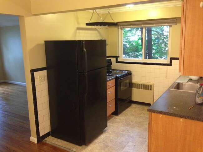 Building Photo - 6018 Woodmont Ave