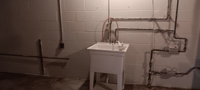 Foto del edificio - 246 Cluster Ave