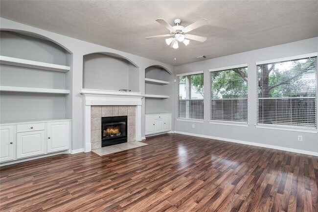 Building Photo - 131 W Burberry Cir