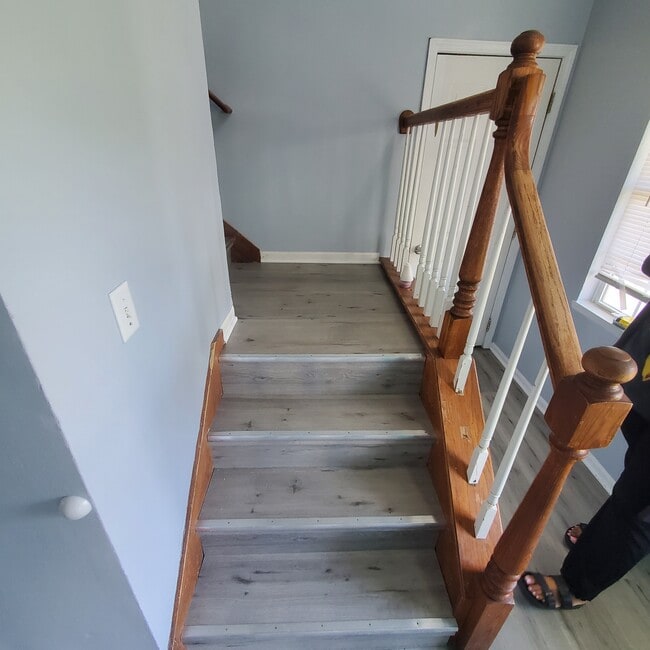 Building Photo - 1824B Country Hills Dr