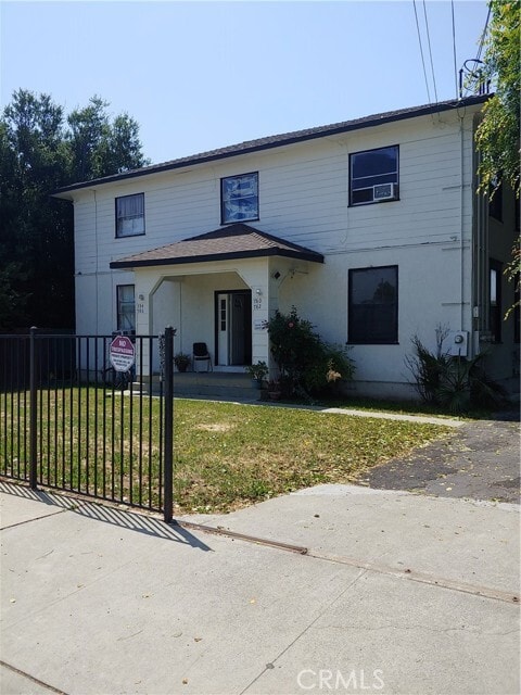 Building Photo - 780 E 9th St