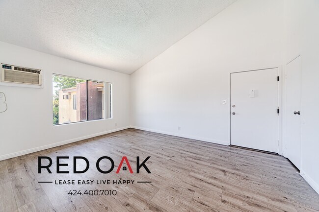 Building Photo - 8614 Woodley Ave