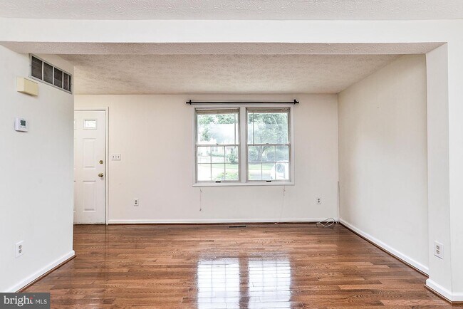 Foto del edificio - 1604 Barnstead Dr