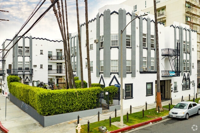 861 Fedora - Bright & Inviting 1-Bedroom Apartment