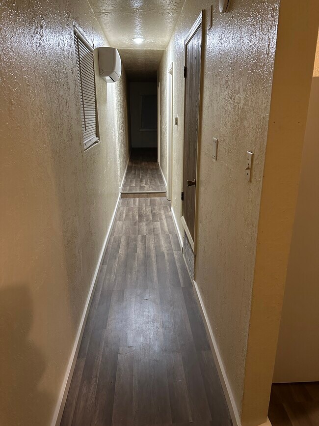 Foto del edificio - 2022 Isleta Blvd SW