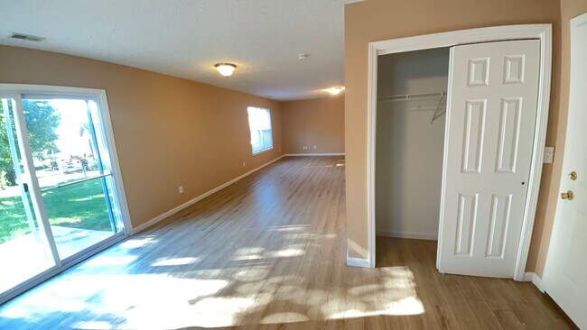 Foto del edificio - 121 Kaitlin Wy