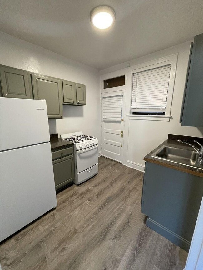 Foto del edificio - 1 bedroom in Chicago IL 60657