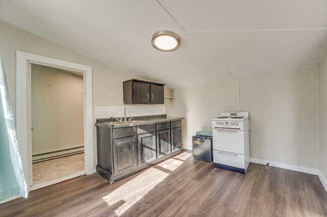 Foto del edificio - 1111 E Flint St