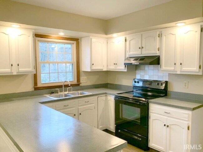 Foto del edificio - 5177 E Timberwood Dr