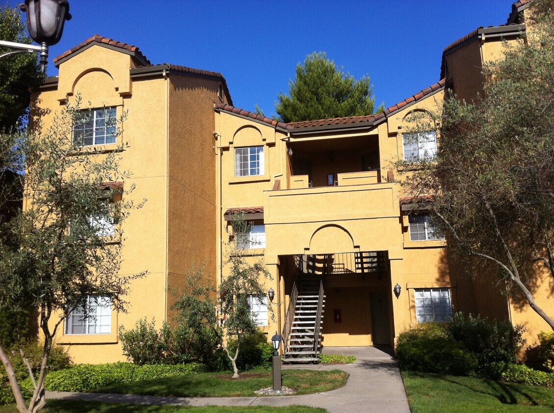 Primary Photo - 735 Watson Canyon Ct