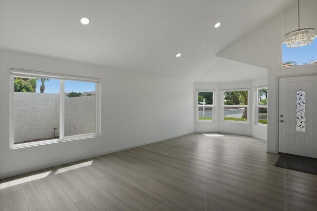 Building Photo - 5958 E Kelton Ln