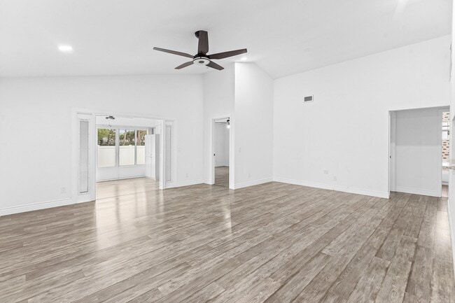 Building Photo - 125 Raintree Trail