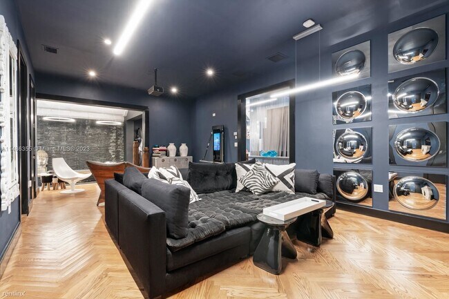 Foto del edificio - 3 br, 3 bath House - 2440 N Shore Ter