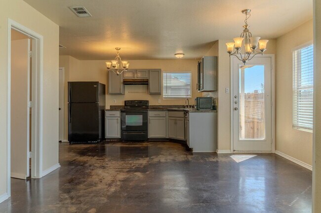 Foto del edificio - "Charming 3-Bed Oasis with 2.5 Baths in Killeen – Spacious 1697 Sq Ft Sanctuary!"